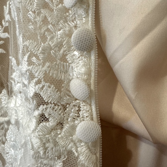 Alyne by Rivini Bigelo Gown - Picture 4 of 7